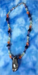 Kette 8 - Edelschungit ua. Edelsteine
